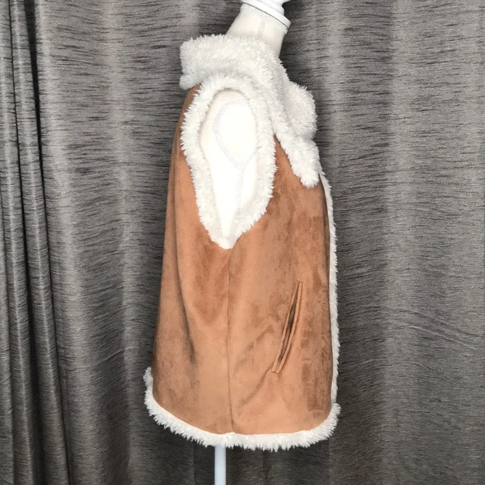 HINGE TAN AND CREAM COZY CHIC LARGE BROWN VEST